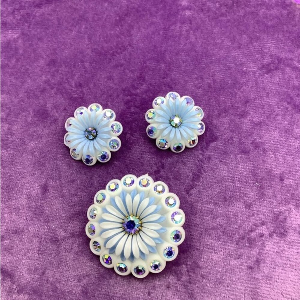 Vintage Celluloid Blue and White Floral Brooch and clip Earring Set